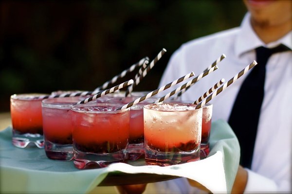 Le rôle crucial des garnitures dans l'art des cocktails : Saveur, Arôme et Beauté